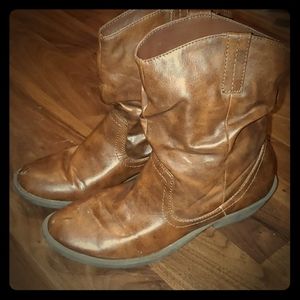 Brash Western slouchy cowboy boots